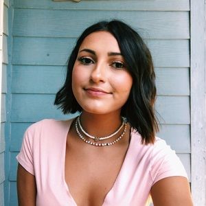 Meet your Posher, Raquel